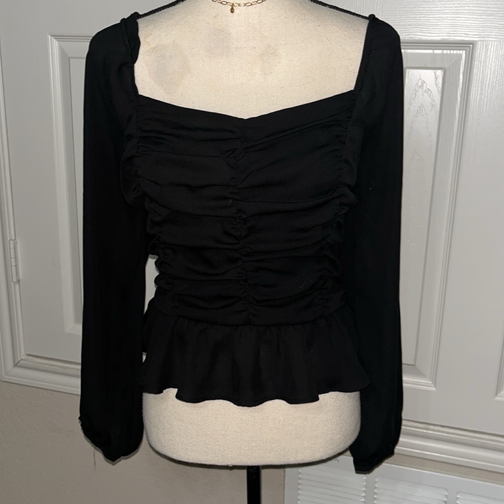 Shinestar black ruffles long sleeve runched blouse Suze L
